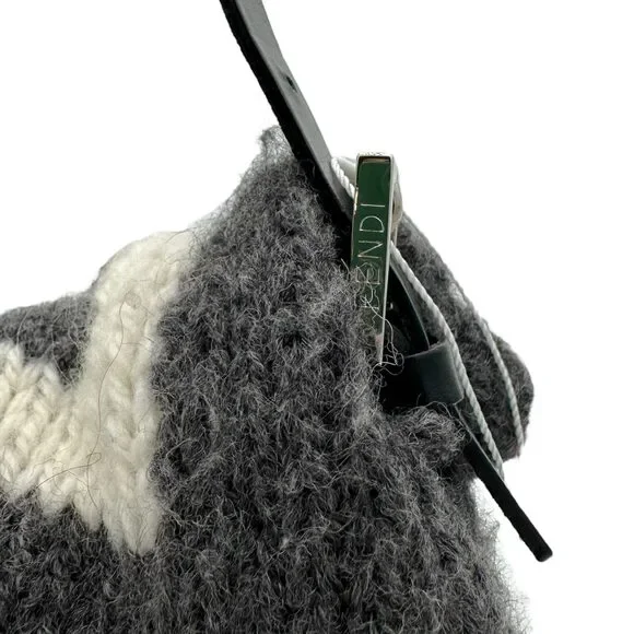 Fendi Patterned Wool Knint Baguette Bag - Picture 4 of 8